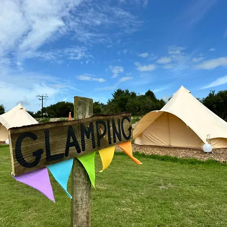 Lakeside Glamping Firecrest St Columb Major Exterior photo