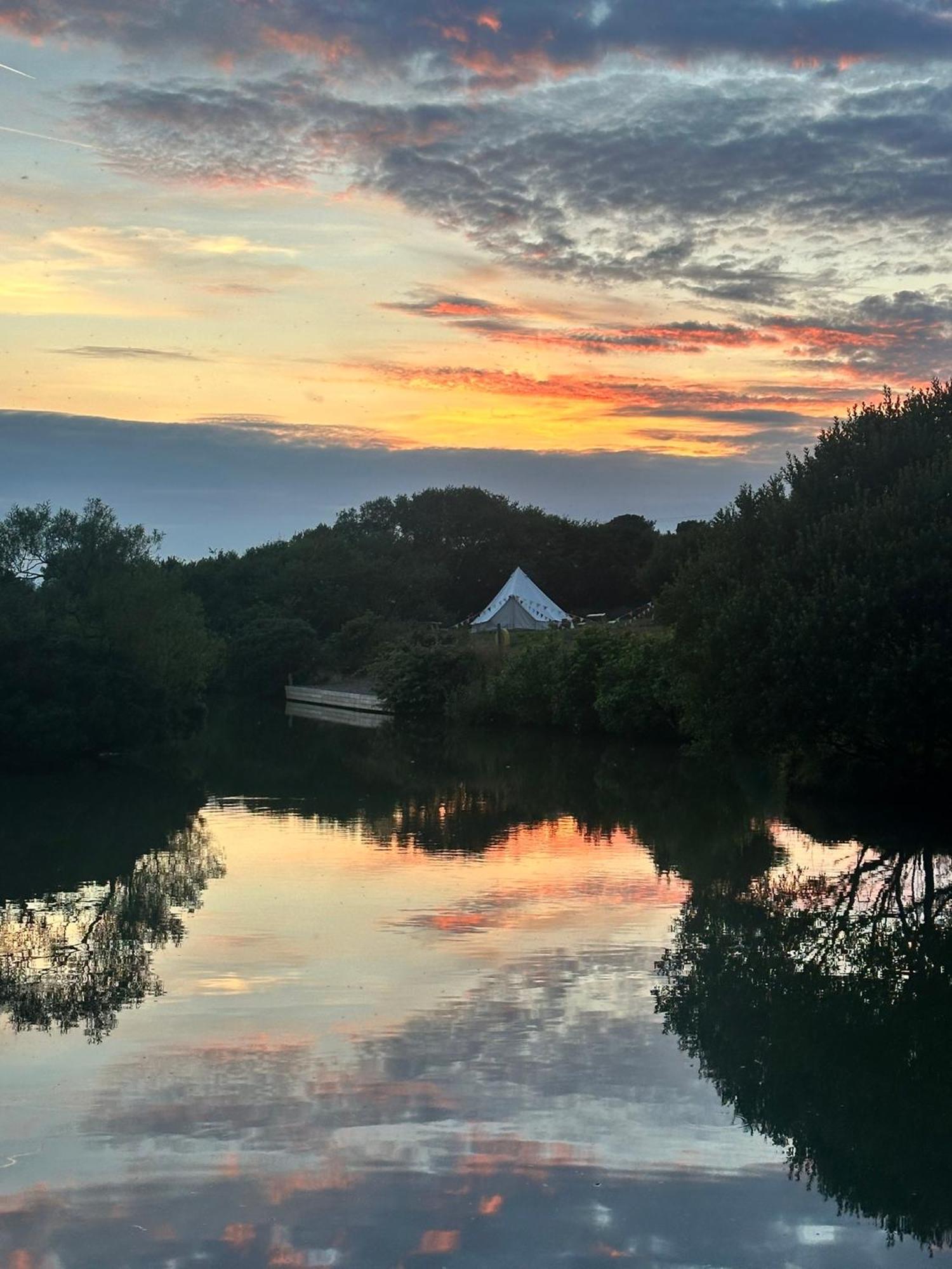 Lakeside Glamping Firecrest * St Columb Major